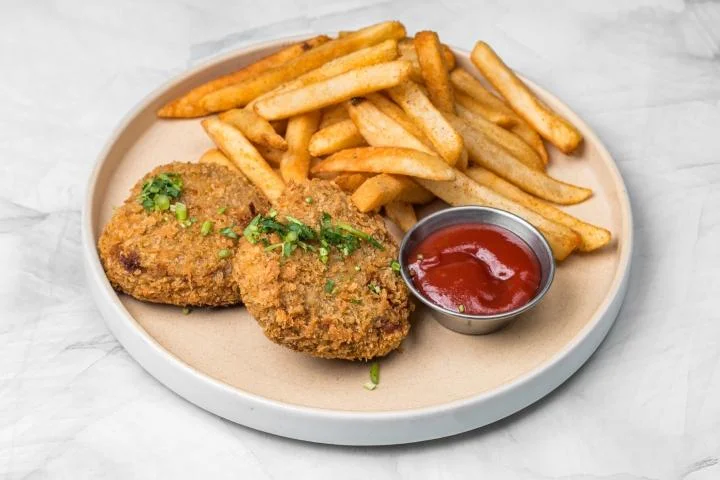 Veg Cutlet With Chips