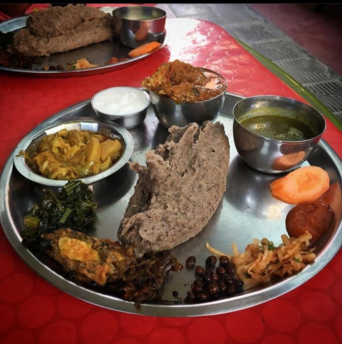 Chicken Dhido Thakali Set