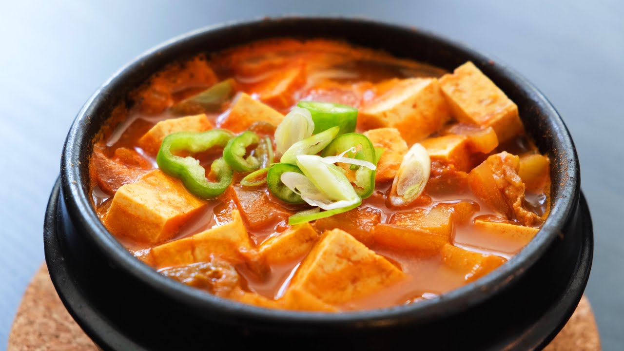 Daenjang Jjigae (된장찌개)