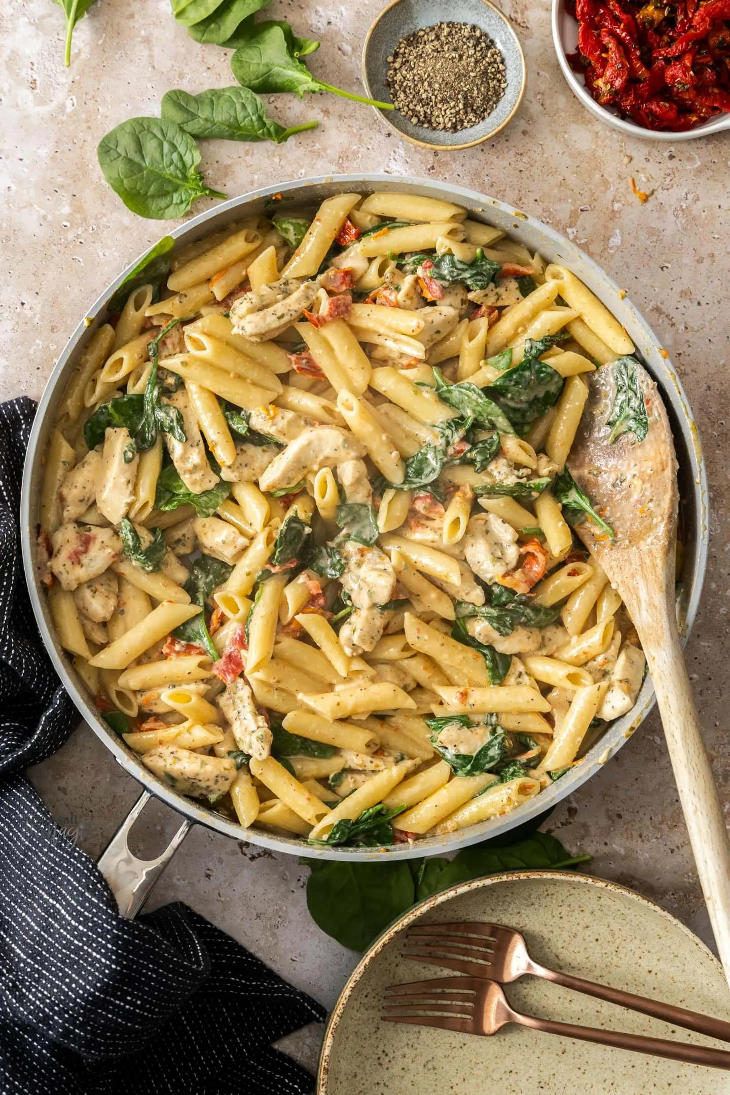 Pasta Panne Cream Sauce ( Non Veg)