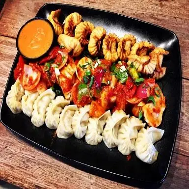 Chicken  Momo Platter(16 PCS)